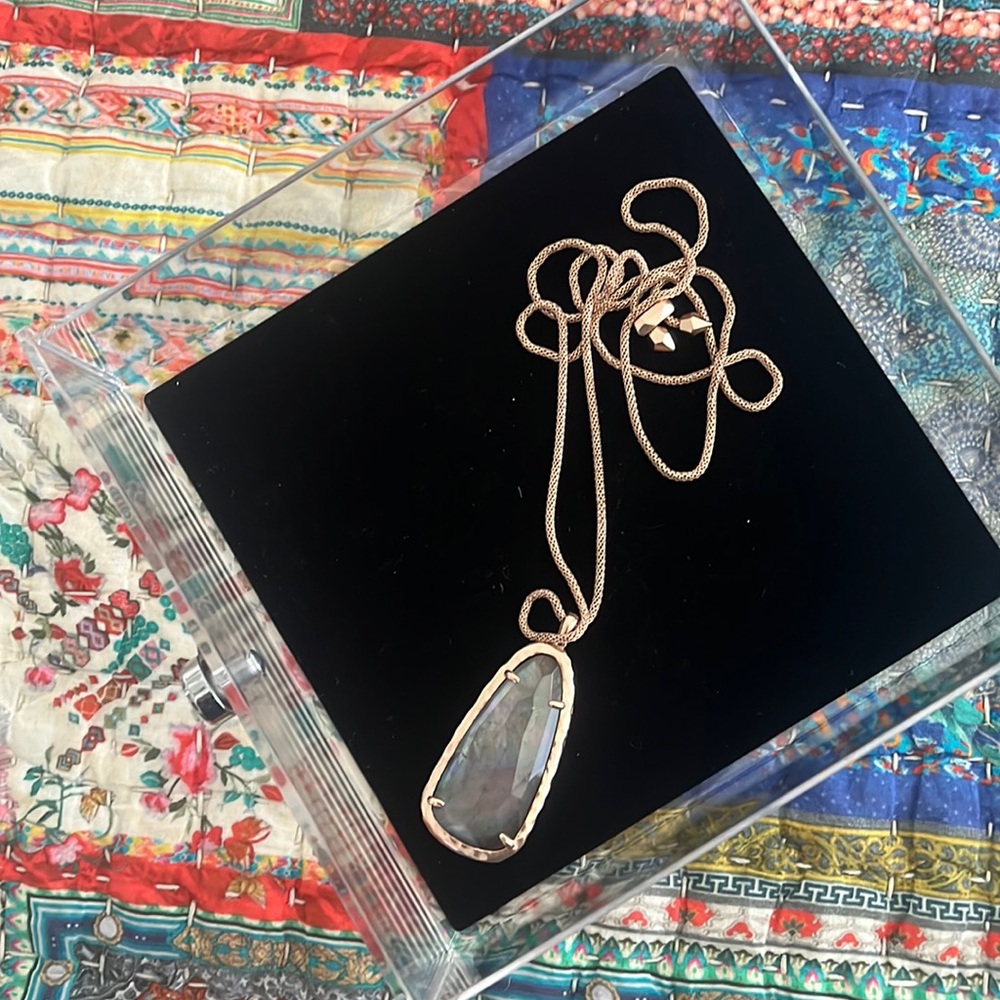 Sable Mica necklace